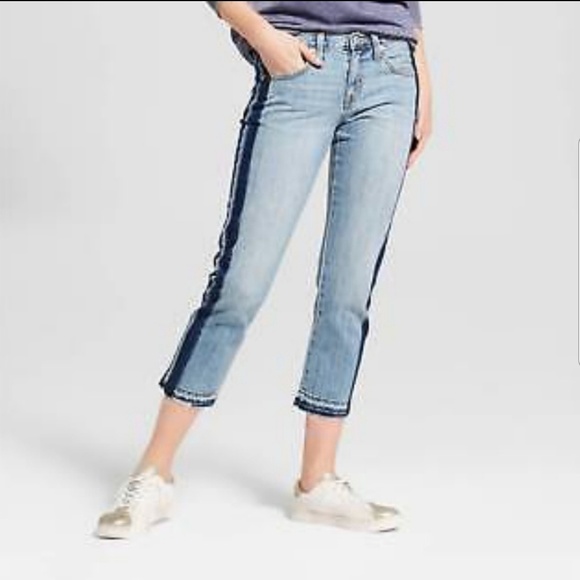 Medium denim wash mid-rise boyfriend crop Jeans - Picture 2 of 4